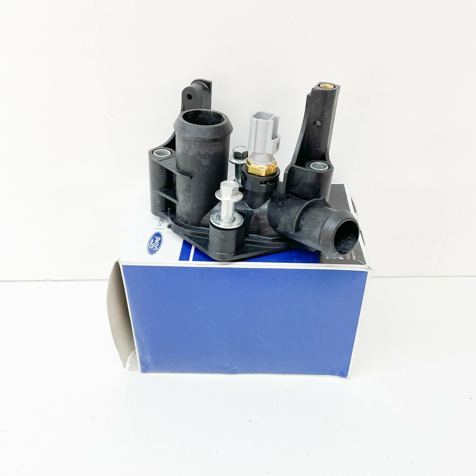 Termostat Gövdesi (Su Cıkış Konnektörü) Orjinal | Ford Focus 2005-2011 Benzinli