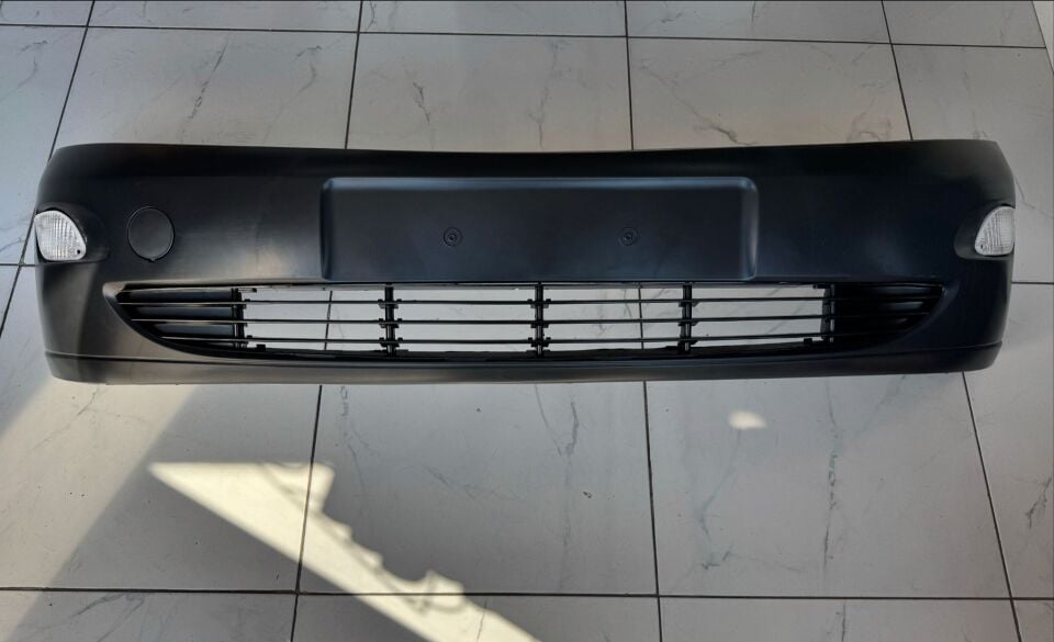 FOCUS 1 TAMPON (1999-2002) KOMPLE SİSSİZ - DÜZ ÇİZGİ SİSSİZ PANJUR-ŞEFFAF TAMPON SİNYALİ