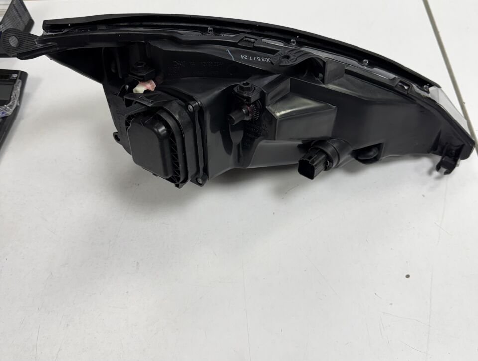 Ford Focus Sol Far 1998-2001 Arası Uyumlu