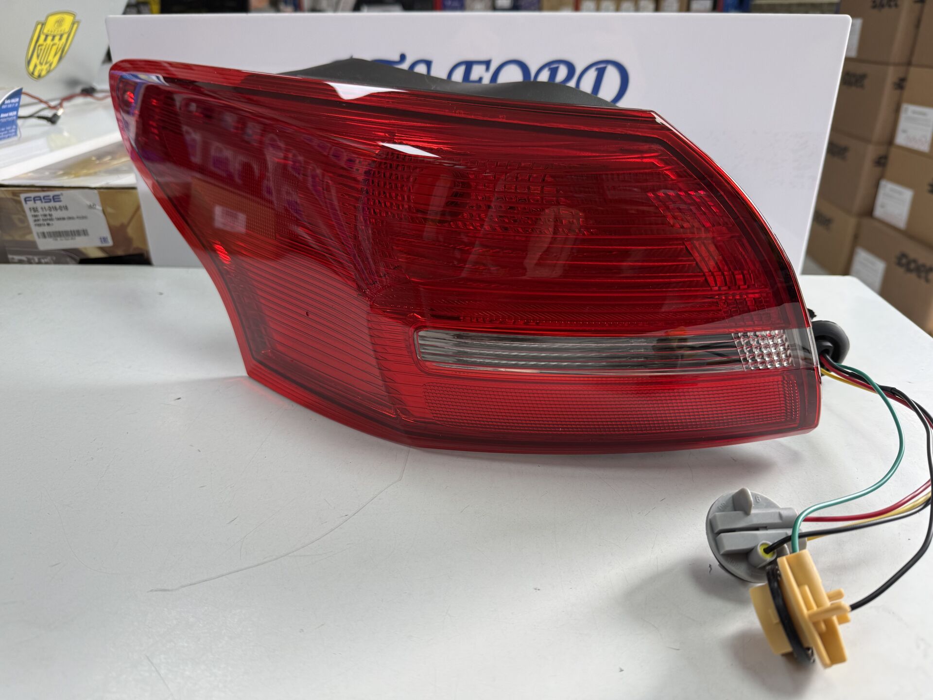 Focus 3.5 2014-2018 Sedan Dış Sol Stop Lambası Duylu