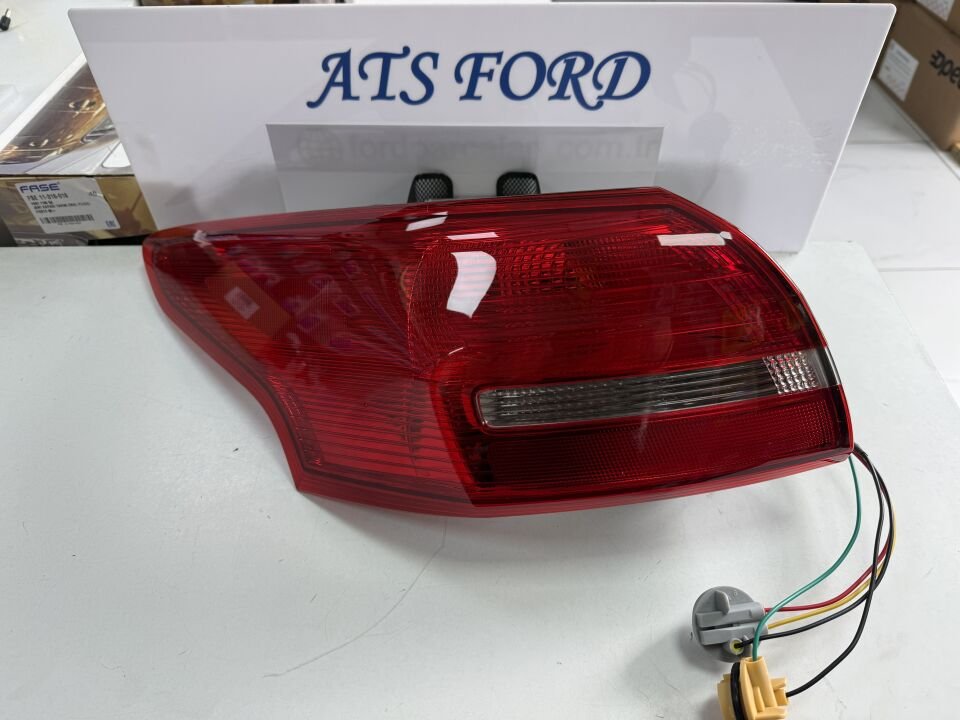 Focus 3.5 2014-2018 Sedan Dış Sol Stop Lambası Duylu