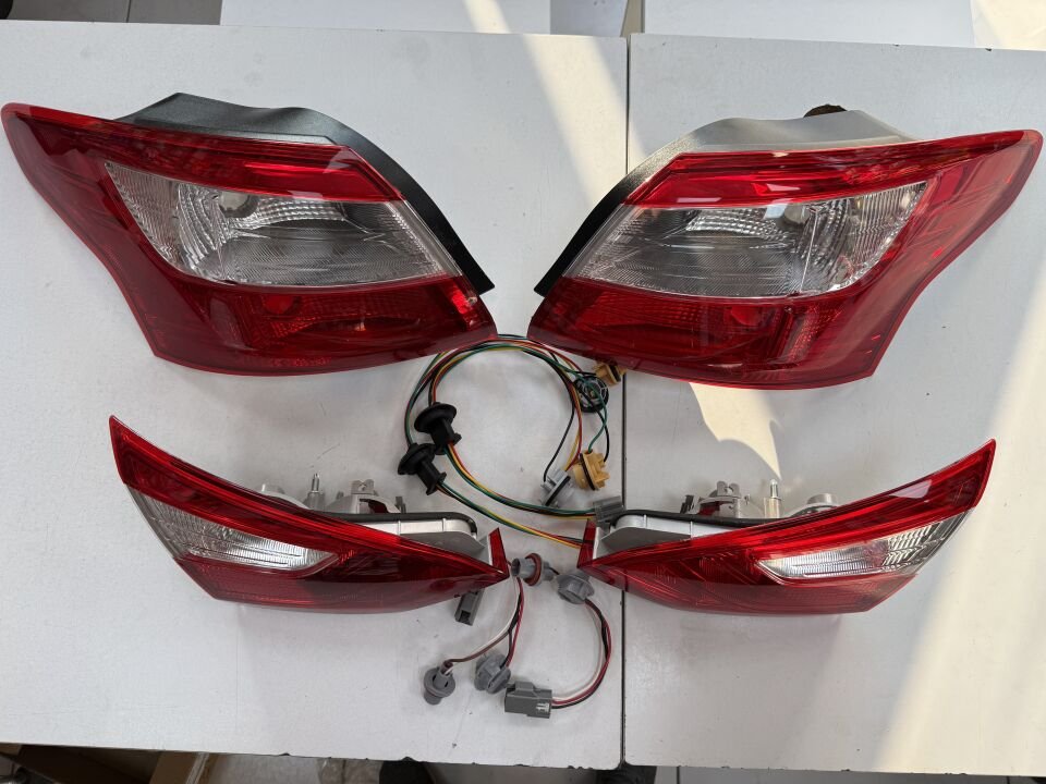 Focus 3 2011-2014 Sedan Sağ-Sol İç Ve Dış Stop Takımı