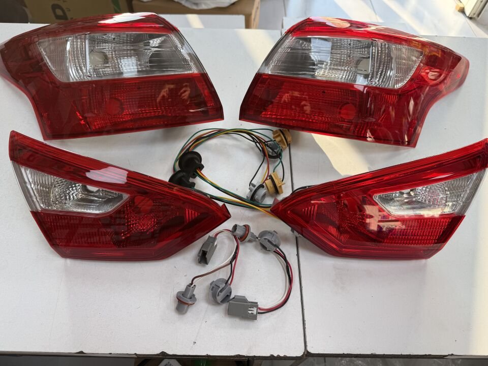 Focus 3 2011-2014 Sedan Sağ-Sol İç Ve Dış Stop Takımı