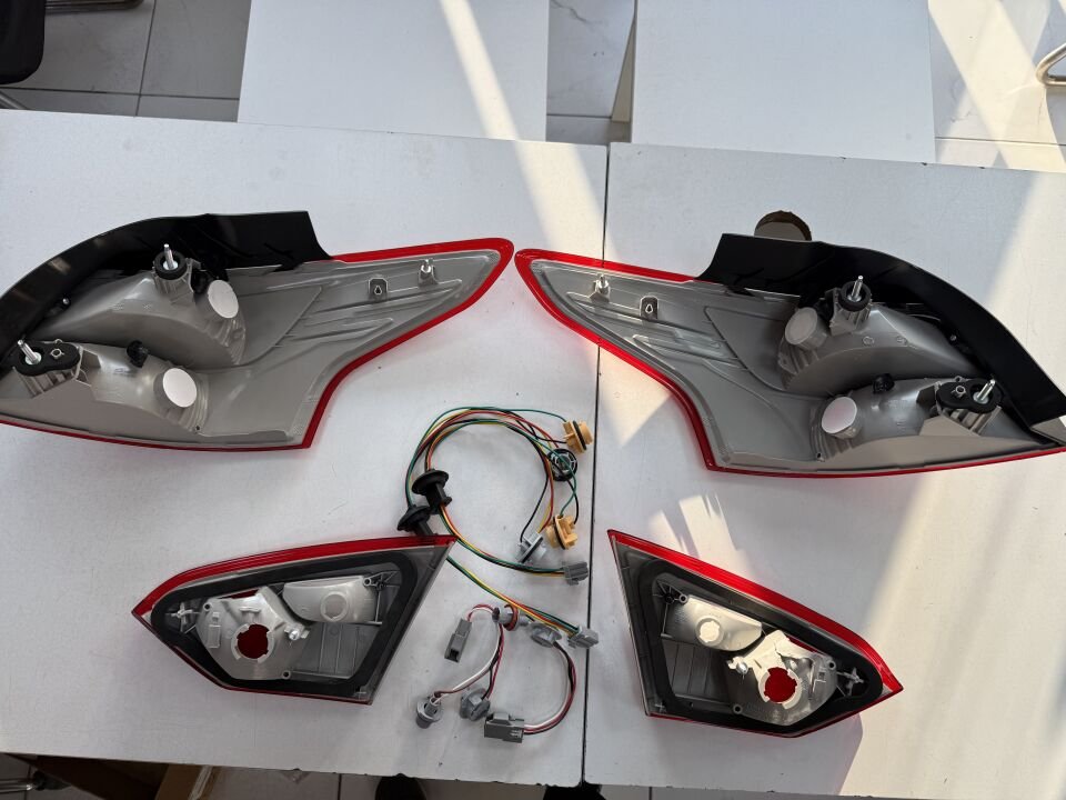 Focus 3 2011-2014 Sedan Sağ-Sol İç Ve Dış Stop Takımı