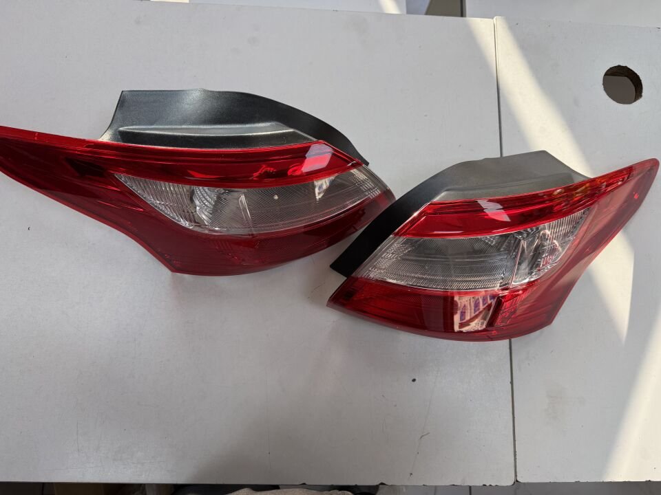 Focus 3 2011-2014 Sedan Dış Sağ/Sol Takım Stop Lambası